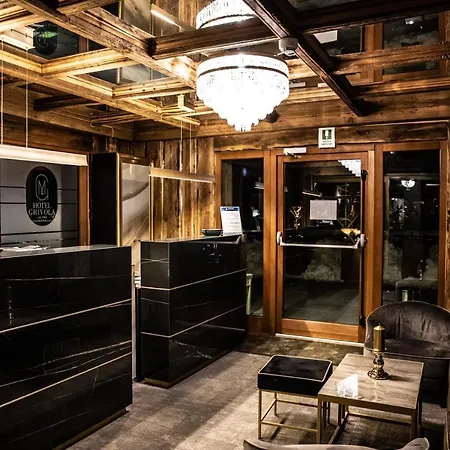 Art Grivola Hotel 4*