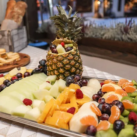 Art Grivola Hotel 4*